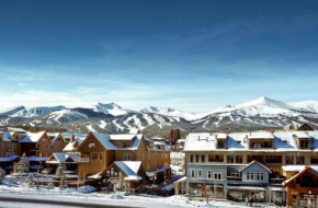 3 Bedroom Mountain View Condo Located In Historic Downtown Breckenridge With Hot Tub Access